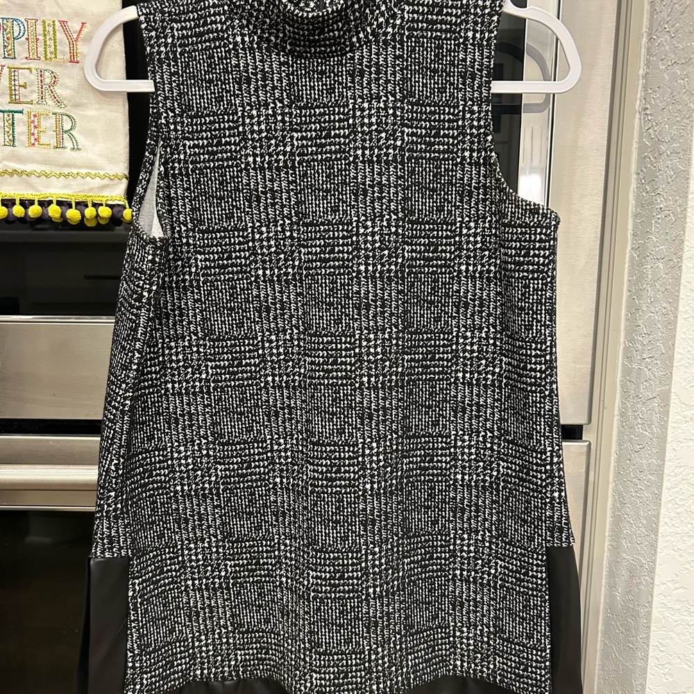 Anne Klein Monochrome Patterned Top